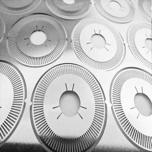 Últimas noticias de la empresa sobre Calzas de metal de precisión redefinidas a través del grabado químico avanzado | Xinhsen Tech