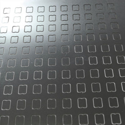 Un buen precio. Conectores eléctricos grabados de alta precisión en línea