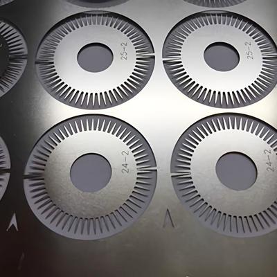 Un buen precio. Agujas de belleza grabadas con pasadores metálicos para la industria de la belleza en línea