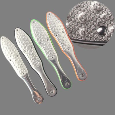 Un buen precio. Herramienta de eliminación de callos Exfoliador de pies Archivos de pie de metal para la eliminación de la piel muerta y raspador de pies en línea