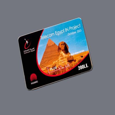 Un buen precio. Tarjeta de visita de producción de grabado fotográfico químico profesional en línea