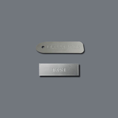 Un buen precio. Fabricante de insignias de grabado de aluminio personalizadas de alta calidad de China en línea