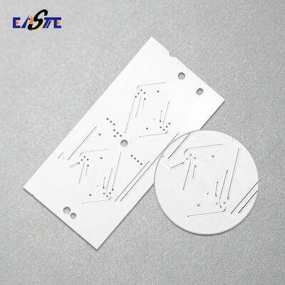 Placas de campo de flujo del electrolizador mediante procesamiento de grabado químico